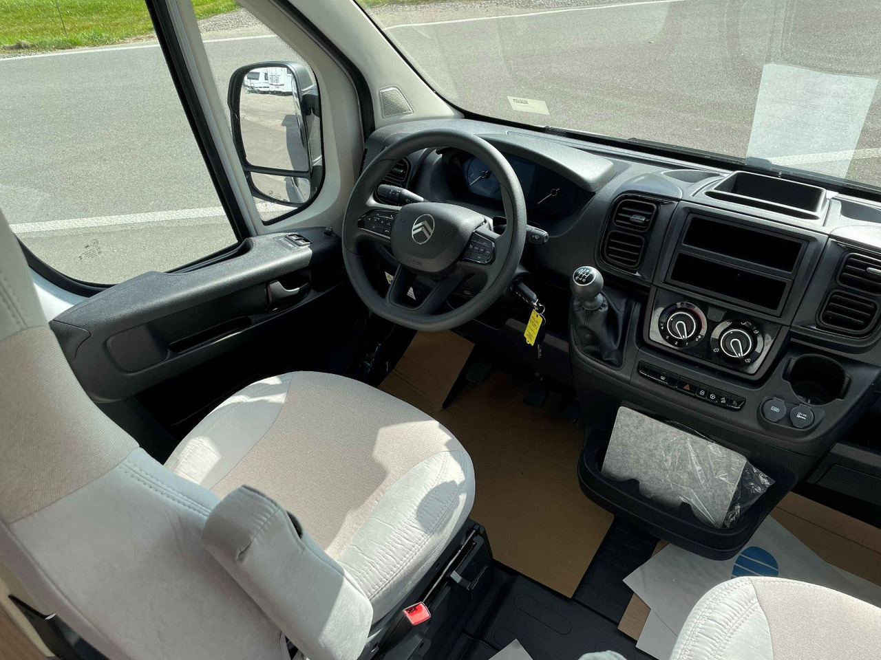 露营货车 LMC INNOVAN 600 ,ASD, Aufstelldach,26 Modell,：图12