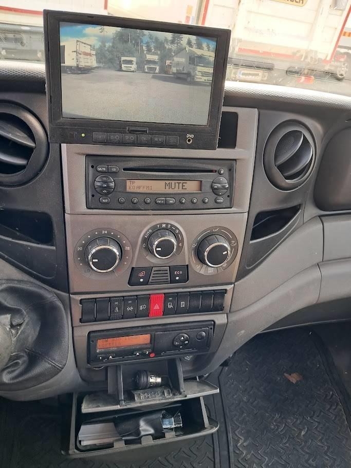 Iveco Daily 70 C17 Doppel 3.0 - 栏板式/ 平板卡车:图3 Iveco Daily 70 C17 Doppel 3.0 - 栏板式/ 平板卡车:图3