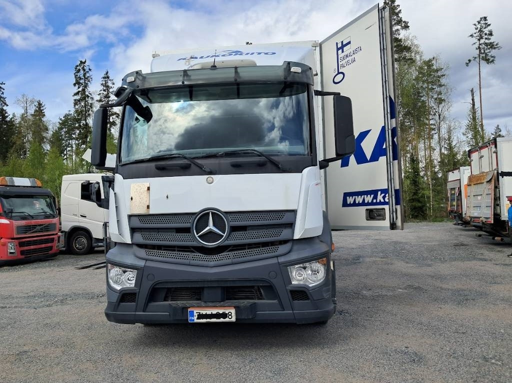 Mercedes-Benz Antos 1824L  - 厢式卡车:图2 Mercedes-Benz Antos 1824L  - 厢式卡车:图2