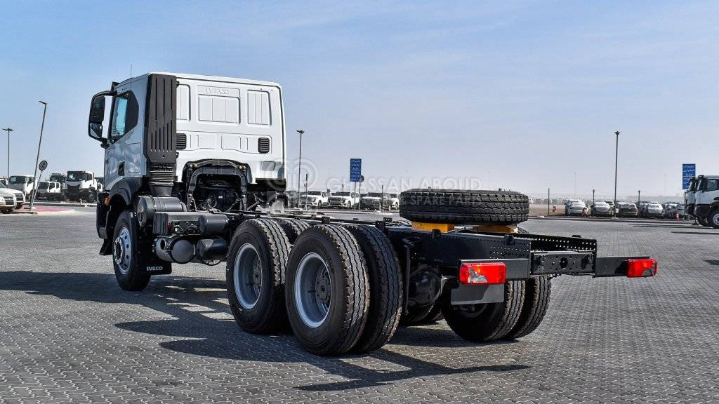 IVECO T-WAY Chassis 6×4 AT380T47H WHEELBASE 4500 MY24 - 驾驶室底盘卡车:图4 IVECO T-WAY Chassis 6×4 AT380T47H WHEELBASE 4500 MY24 - 驾驶室底盘卡车:图4