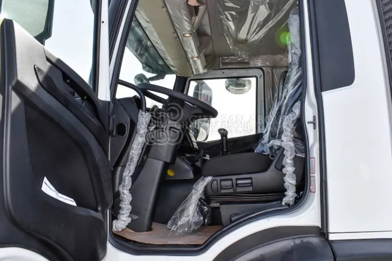 Iveco T-WAY AD380T47H 6x4 R24 Tyres Chassis - Barcelona Stock - 驾驶室底盘卡车:图4 Iveco T-WAY AD380T47H 6x4 R24 Tyres Chassis - Barcelona Stock - 驾驶室底盘卡车:图4