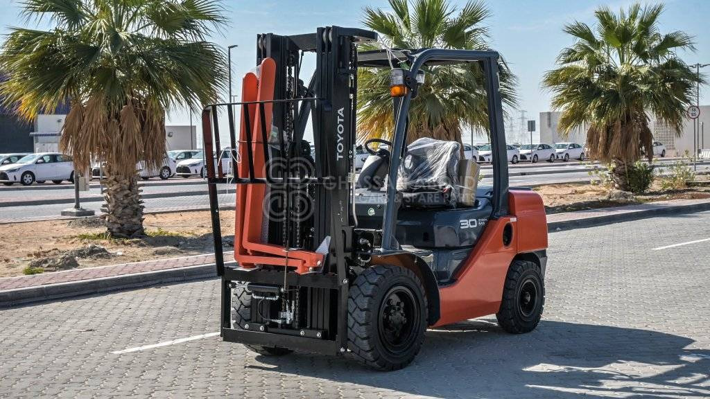 TOYOTA FORKLIFT DIESEL 3TON 3STAGE, 3LEVER 4500MM W/ SIDE SHIFT MY24 - 柴油叉车:图1 TOYOTA FORKLIFT DIESEL 3TON 3STAGE, 3LEVER 4500MM W/ SIDE SHIFT MY24 - 柴油叉车:图1