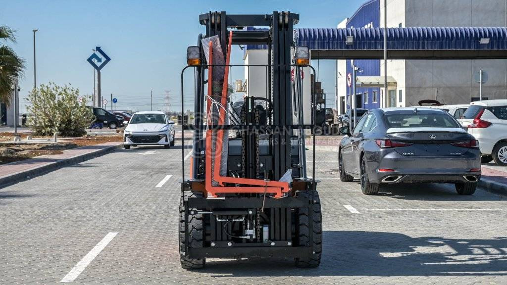 TOYOTA FORKLIFT DIESEL 3TON 3STAGE, 3LEVER 4500MM W/ SIDE SHIFT MY24 - 柴油叉车:图2 TOYOTA FORKLIFT DIESEL 3TON 3STAGE, 3LEVER 4500MM W/ SIDE SHIFT MY24 - 柴油叉车:图2
