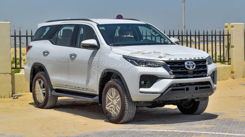Toyota Fortuner 4x4 - 越野车:图3 Toyota Fortuner 4x4 - 越野车:图3