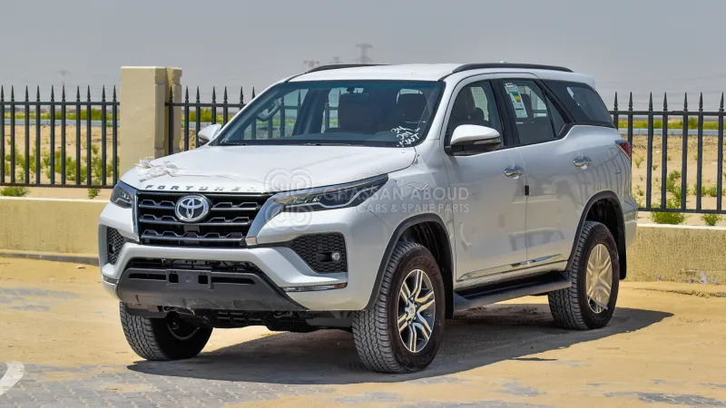 Toyota Fortuner 4x4 - 越野车:图1 Toyota Fortuner 4x4 - 越野车:图1