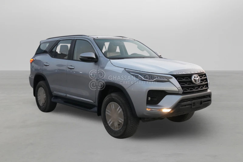 Toyota Fortuner 4x4 - 越野车:图1 Toyota Fortuner 4x4 - 越野车:图1