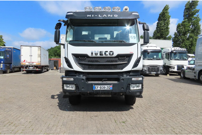 Iveco Eurotrakker 410 8x4. Light damages, 100% all working. 100% drivable - 罐车:图2 Iveco Eurotrakker 410 8x4. Light damages, 100% all working. 100% drivable - 罐车:图2
