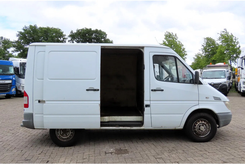 Mercedes-Benz Sprinter 208 3 seats. Very good bus! 100% engine and gearbox! France use - 无侧窗厢式货车:图3 Mercedes-Benz Sprinter 208 3 seats. Very good bus! 100% engine and gearbox! France use - 无侧窗厢式货车:图3
