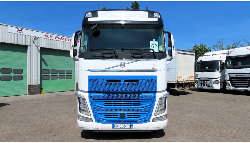Volvo FH 500 vin: YV2RT40A5LB301456 2X FUELTANK, PARKING AIRCO, FRIGO - 牵引车:图2 Volvo FH 500 vin: YV2RT40A5LB301456 2X FUELTANK, PARKING AIRCO, FRIGO - 牵引车:图2