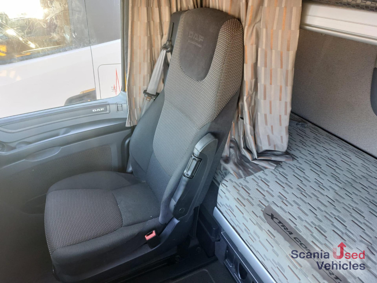 DAF XF 460 FT Space Cab Low deck - 牵引车:图5 DAF XF 460 FT Space Cab Low deck - 牵引车:图5