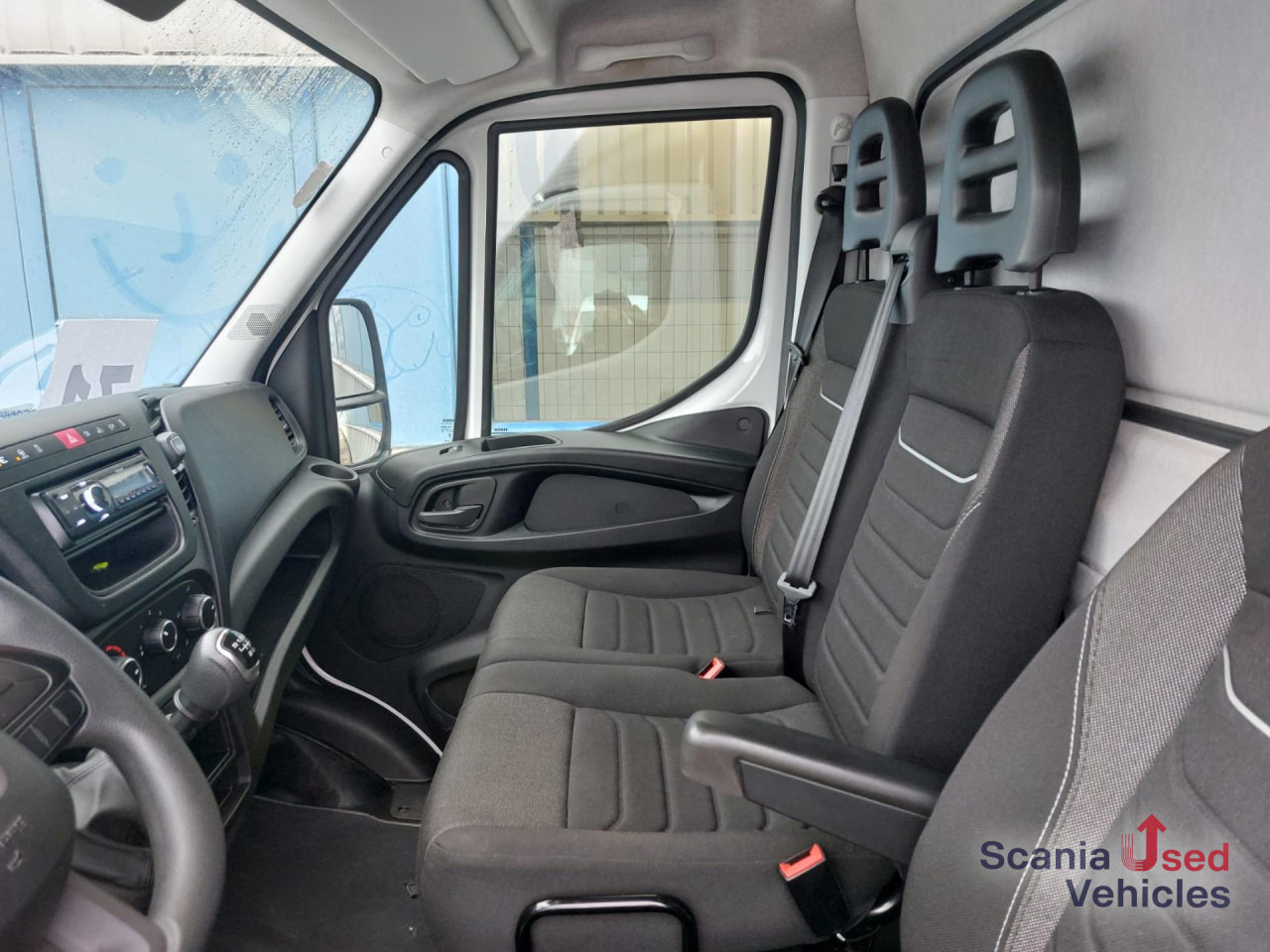 IVECO 35 C 16 Koffer Ladebordwand - 厢式货车:图3 IVECO 35 C 16 Koffer Ladebordwand - 厢式货车:图3