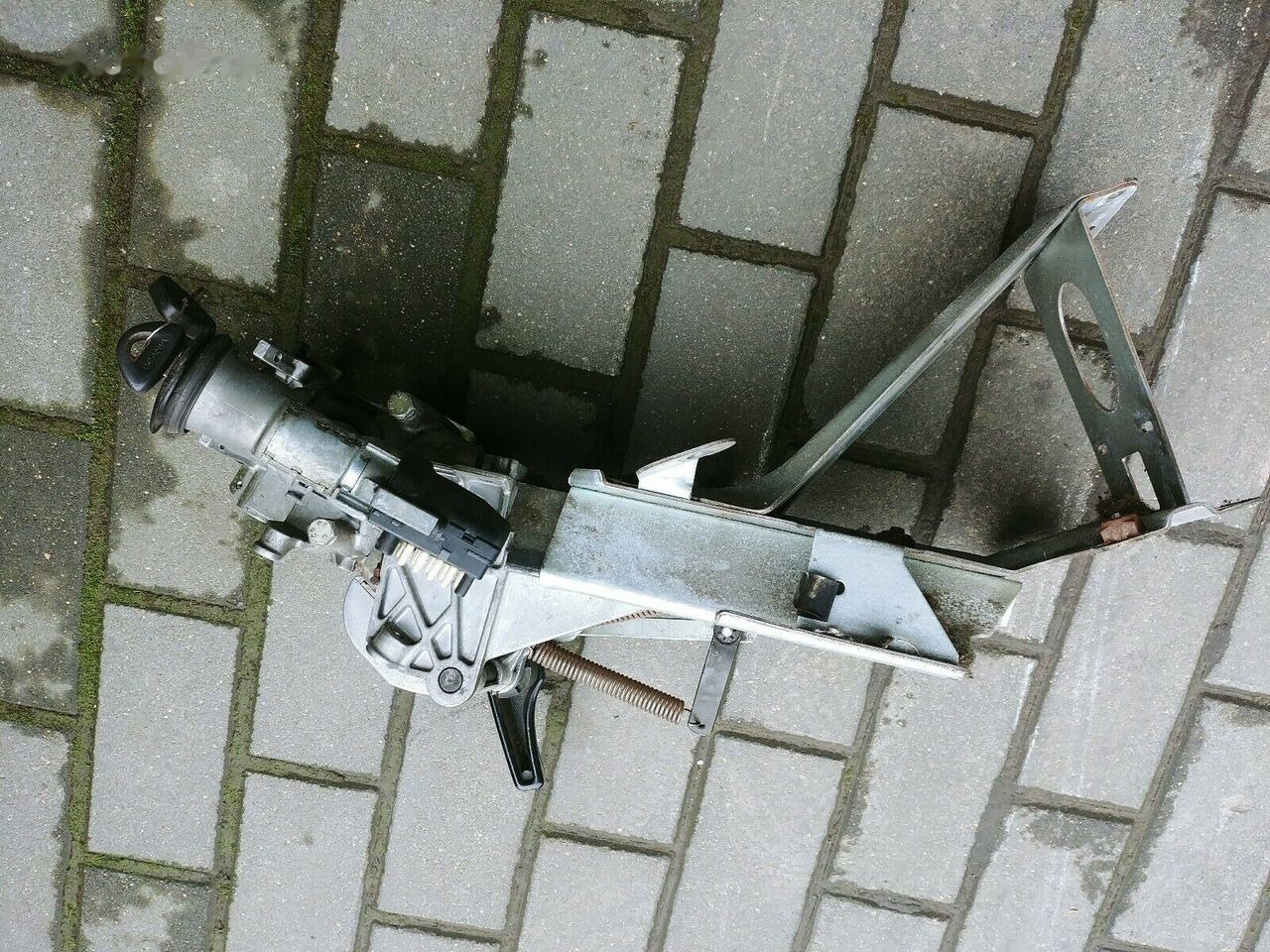 Scania 4 SERIES WITH IGNITION SWITCH 1427567 truck - 转向柱 适用于 卡车:图2 Scania 4 SERIES WITH IGNITION SWITCH 1427567 truck - 转向柱 适用于 卡车:图2