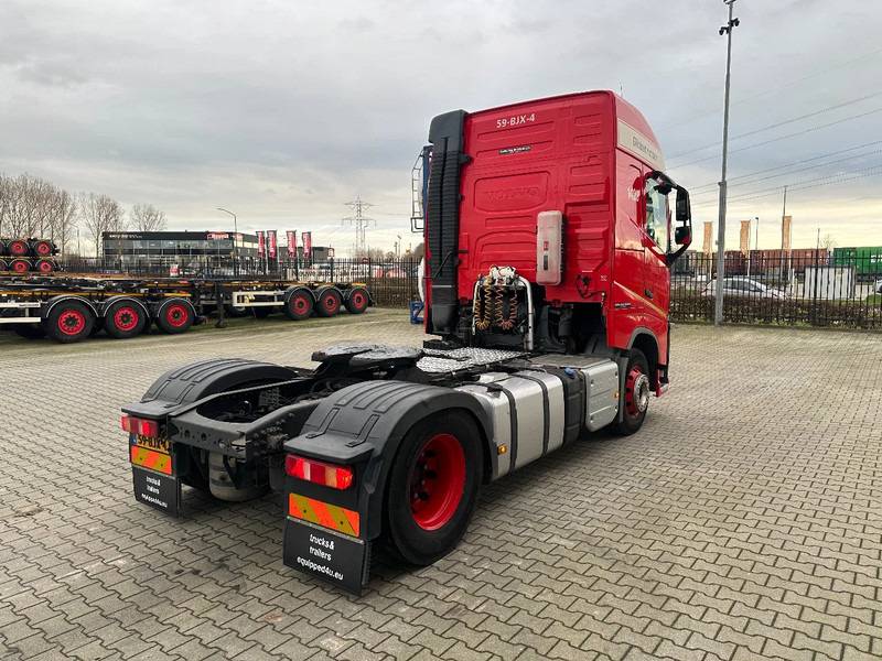 Volvo FH Globetrotter 4x2 ADR (EXII, EXIII, FL, AT) EURO-6 VEB 519.403km NL valid ADR/APK: 6/2026 - 牵引车:图4 Volvo FH Globetrotter 4x2 ADR (EXII, EXIII, FL, AT) EURO-6 VEB 519.403km NL valid ADR/APK: 6/2026 - 牵引车:图4