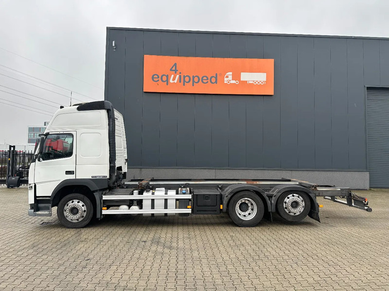 Volvo FM 380 Globetrotter 6x2, ADR (FL, AT, OX), LIFT/STEER, 636.183km - 驾驶室底盘卡车:图2 Volvo FM 380 Globetrotter 6x2, ADR (FL, AT, OX), LIFT/STEER, 636.183km - 驾驶室底盘卡车:图2