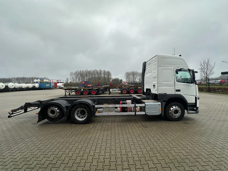 Volvo FM 380 Globetrotter 6x2, ADR (FL, AT, OX), LIFT/STEER, 636.183km - 驾驶室底盘卡车:图4 Volvo FM 380 Globetrotter 6x2, ADR (FL, AT, OX), LIFT/STEER, 636.183km - 驾驶室底盘卡车:图4
