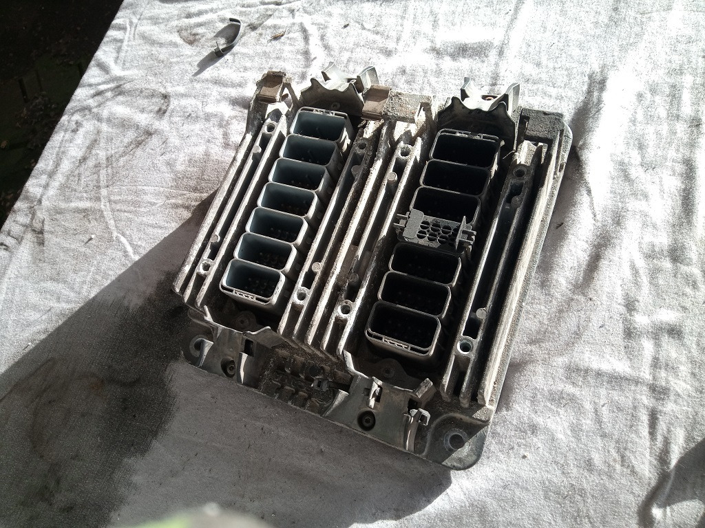 EDC Scania G320 DC932 2023102 2023102 - ECU 适用于 卡车:图2 EDC Scania G320 DC932 2023102 2023102 - ECU 适用于 卡车:图2