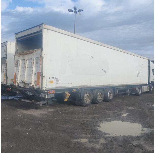 Schmitz Cargobull SKI 24 - 封闭厢式半拖车:图1 Schmitz Cargobull SKI 24 - 封闭厢式半拖车:图1