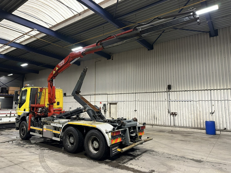 Iveco TRAKKER 350 6x4 HOOKLIFT + CRANE FASSI F120.22 (5/6 F) - *342.000km* - STEEL SPRING / BIG AXLES - AS TRONIC AUTOMATIC GEARBOX - 吊钩升降车, 起重车:图4 Iveco TRAKKER 350 6x4 HOOKLIFT + CRANE FASSI F120.22 (5/6 F) - *342.000km* - STEEL SPRING / BIG AXLES - AS TRONIC AUTOMATIC GEARBOX - 吊钩升降车, 起重车:图4