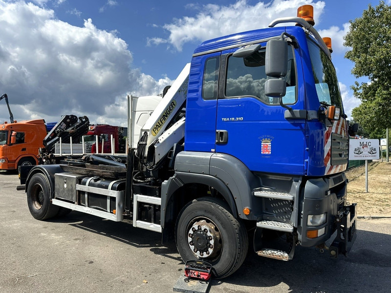 MAN TGA 18.310 4x4 HOOKLIFT + CRANE PALFINGER PK12000 - RADIO - ROTATOR - STEEL SPRING / HUB REDUCTION - MANUAL ZF - BE TRUCK - 吊钩升降车, 起重车:图2 MAN TGA 18.310 4x4 HOOKLIFT + CRANE PALFINGER PK12000 - RADIO - ROTATOR - STEEL SPRING / HUB REDUCTION - MANUAL ZF - BE TRUCK - 吊钩升降车, 起重车:图2