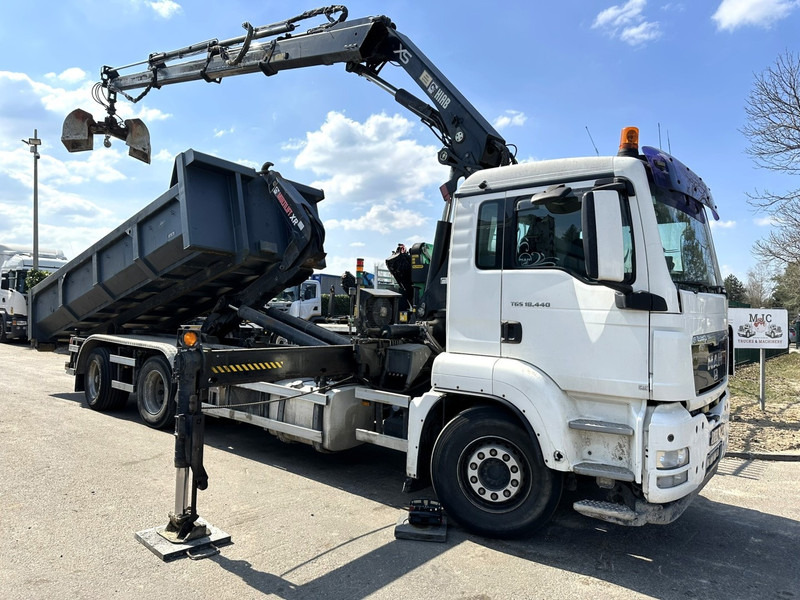 吊钩升降车, 起重车 MAN TGS 18.440 6x2 HOOKLIFT 26T + CRANE HIAB 244 EP-3 HIPRO + RADIO + GRABBER + ROTATOR - LIFT + STEERING AXLE - EURO 5 - BE TRUCK：图1
