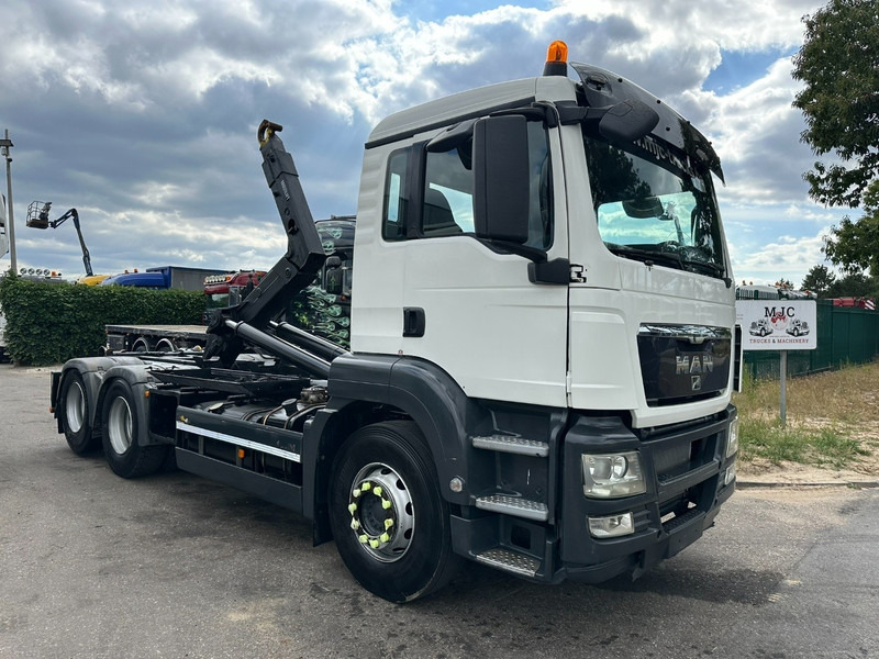 MAN TGS 28.360 6x2 HOOKLIFT 21T HIAB MULTILIFT XR21-S51 - LIFT AXLE - BE TRUCK - 吊钩升降车:图1 MAN TGS 28.360 6x2 HOOKLIFT 21T HIAB MULTILIFT XR21-S51 - LIFT AXLE - BE TRUCK - 吊钩升降车:图1