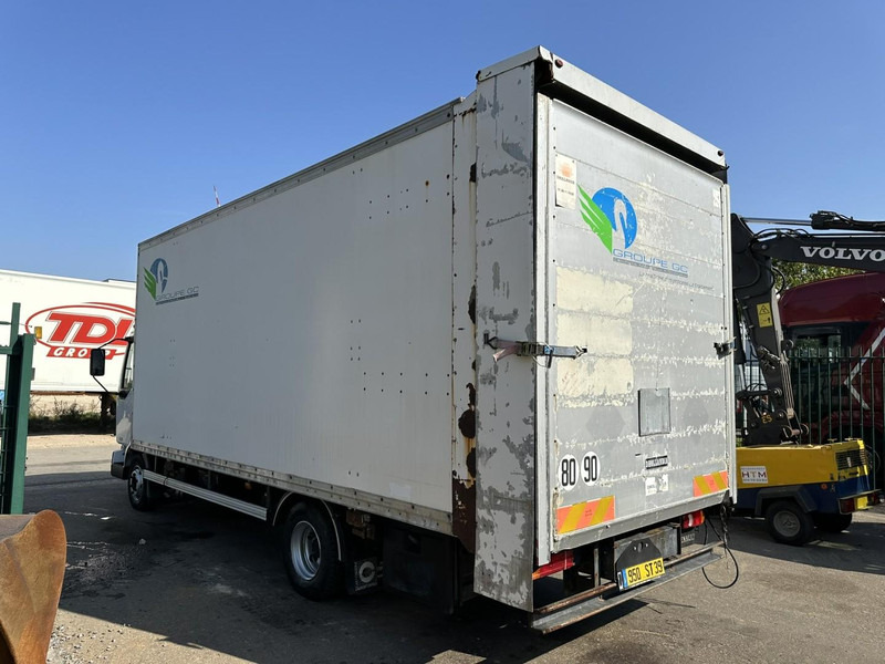 Renault MIDLUM 180 DCI 10T - CLOSED BOX 6.5m x 2.47m x 2.52m - E3 - AIR SUSPENSION - MANUAL - FR TRUCK - 厢式卡车:图4 Renault MIDLUM 180 DCI 10T - CLOSED BOX 6.5m x 2.47m x 2.52m - E3 - AIR SUSPENSION - MANUAL - FR TRUCK - 厢式卡车:图4
