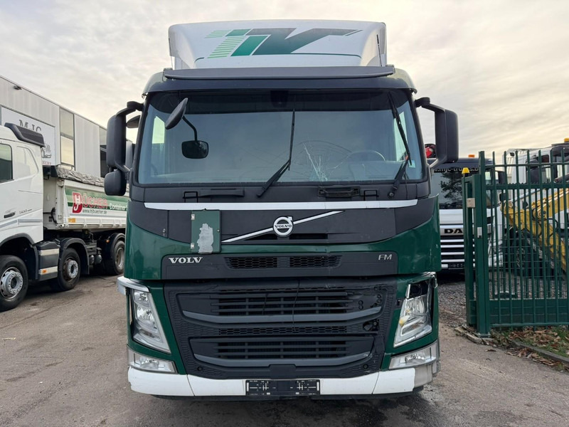 Volvo FM 330 6x2 CLOSED BOX / KOFFER 9m10 - LIFT + STEERING AXLE - *ENGINE / GEARBOX / CHASSIS = OK* - 300.000km - TUV 09/2026 - BE TRUCK - 厢式卡车:图2 Volvo FM 330 6x2 CLOSED BOX / KOFFER 9m10 - LIFT + STEERING AXLE - *ENGINE / GEARBOX / CHASSIS = OK* - 300.000km - TUV 09/2026 - BE TRUCK - 厢式卡车:图2