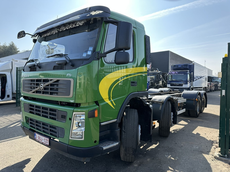 Volvo FM 340 8x2 CHASSIS (7m35) - LIFT+STEERING AXLE - MANUAL GEARBOX - EURO 3 - TÜV 05/2025 - BE TRUCK - 驾驶室底盘卡车:图4 Volvo FM 340 8x2 CHASSIS (7m35) - LIFT+STEERING AXLE - MANUAL GEARBOX - EURO 3 - TÜV 05/2025 - BE TRUCK - 驾驶室底盘卡车:图4