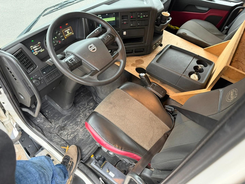 翻斗车, 起重车 Volvo FMX 540 8x4 TIPPER + CRANE (29m!) FASSI F545 (6x) + JIB L324 (4x) - TIPPER - *192.000km* - RETARDER - ROTATOR - BE TRUCK - GOOD CONDITION:图17 翻斗车, 起重车 Volvo FMX 540 8x4 TIPPER + CRANE (29m!) FASSI F545 (6x) + JIB L324 (4x) - TIPPER - *192.000km* - RETARDER - ROTATOR - BE TRUCK - GOOD CONDITION:图17