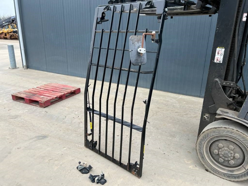 Cat 312D / 315D / 319D / 320D / 324D / 329D / 330D / 3 - 驾驶室和内部 适用于 建筑机械:图3 Cat 312D / 315D / 319D / 320D / 324D / 329D / 330D / 3 - 驾驶室和内部 适用于 建筑机械:图3