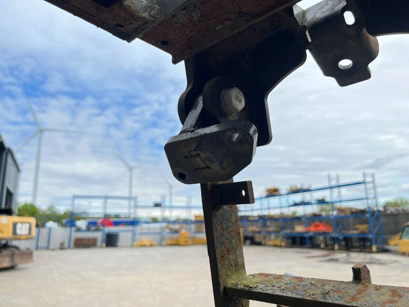 Cat 312D / 315D / 319D / 320D / 324D / 329D / 330D / 3 - 驾驶室和内部 适用于 建筑机械:图5 Cat 312D / 315D / 319D / 320D / 324D / 329D / 330D / 3 - 驾驶室和内部 适用于 建筑机械:图5