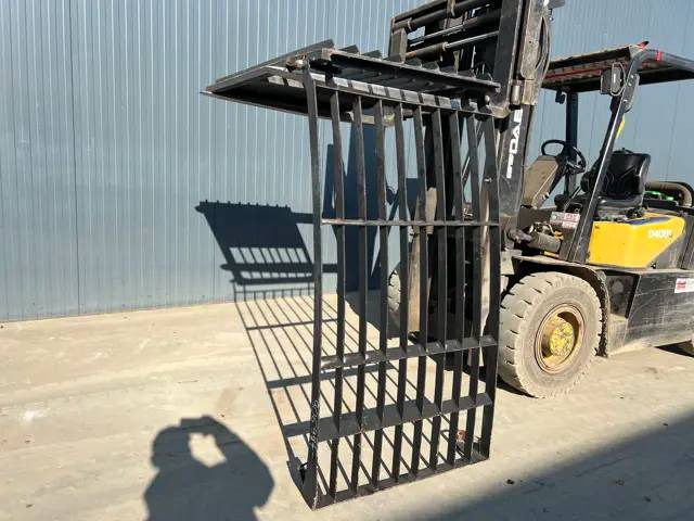 Cat 313D / M315D / 320D / 325D / 330D / 345C / 365C / - 驾驶室和内部 适用于 建筑机械:图1 Cat 313D / M315D / 320D / 325D / 330D / 345C / 365C / - 驾驶室和内部 适用于 建筑机械:图1