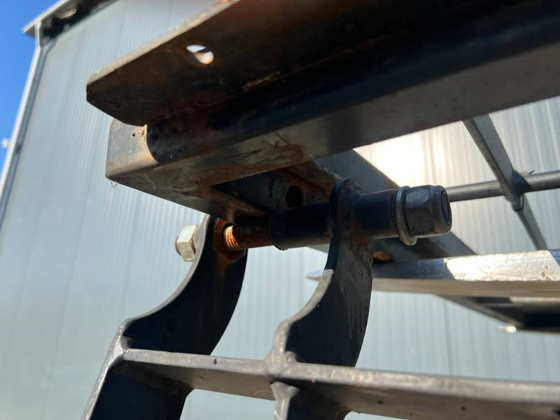 Cat 313D / M315D / 320D / 325D / 330D / 345C / 365C / - 驾驶室和内部 适用于 建筑机械:图4 Cat 313D / M315D / 320D / 325D / 330D / 345C / 365C / - 驾驶室和内部 适用于 建筑机械:图4