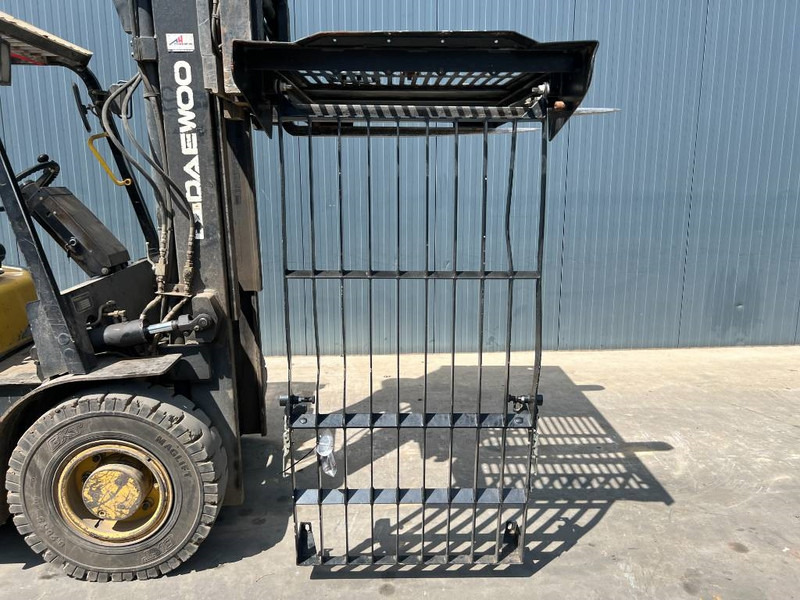 Cat 313E / 320F / 323E / 325F / 329E / 330F / 336E / 3 - 驾驶室和内部 适用于 建筑机械:图3 Cat 313E / 320F / 323E / 325F / 329E / 330F / 336E / 3 - 驾驶室和内部 适用于 建筑机械:图3