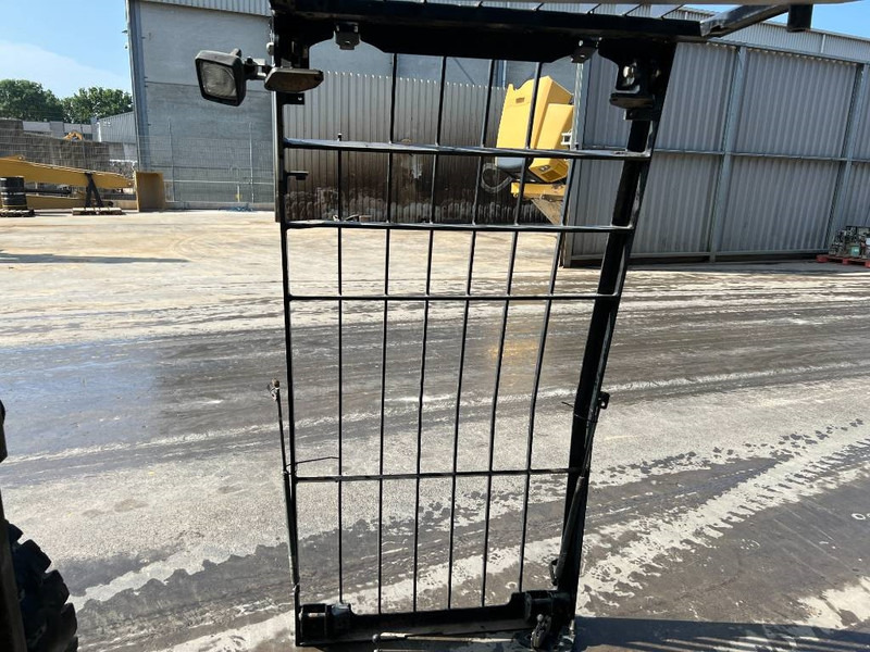 Cat 313E / 320F / 323E / 325F / 329E / 330F / 336E / 3 - 驾驶室和内部 适用于 建筑机械:图4 Cat 313E / 320F / 323E / 325F / 329E / 330F / 336E / 3 - 驾驶室和内部 适用于 建筑机械:图4