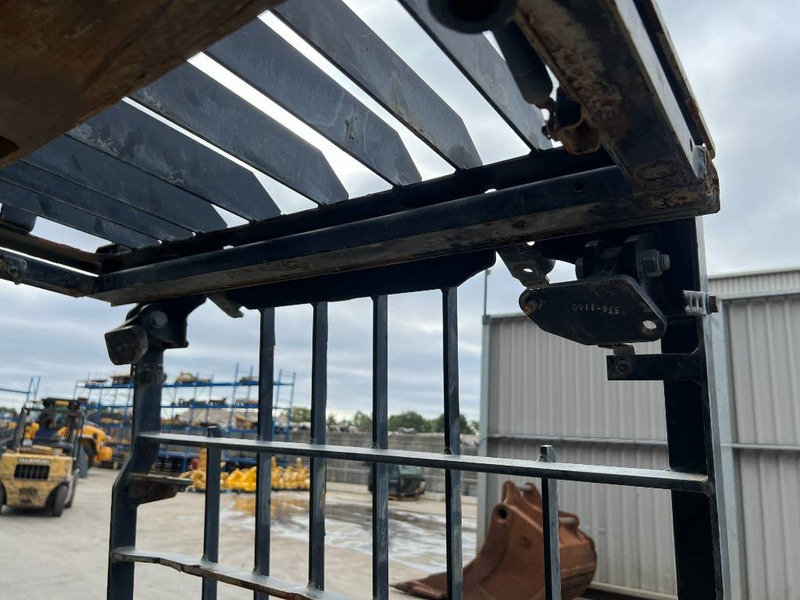 Cat 313E / M315F / 320F / 323E / 325F / 329E / 330F / - 驾驶室和内部 适用于 建筑机械:图4 Cat 313E / M315F / 320F / 323E / 325F / 329E / 330F / - 驾驶室和内部 适用于 建筑机械:图4