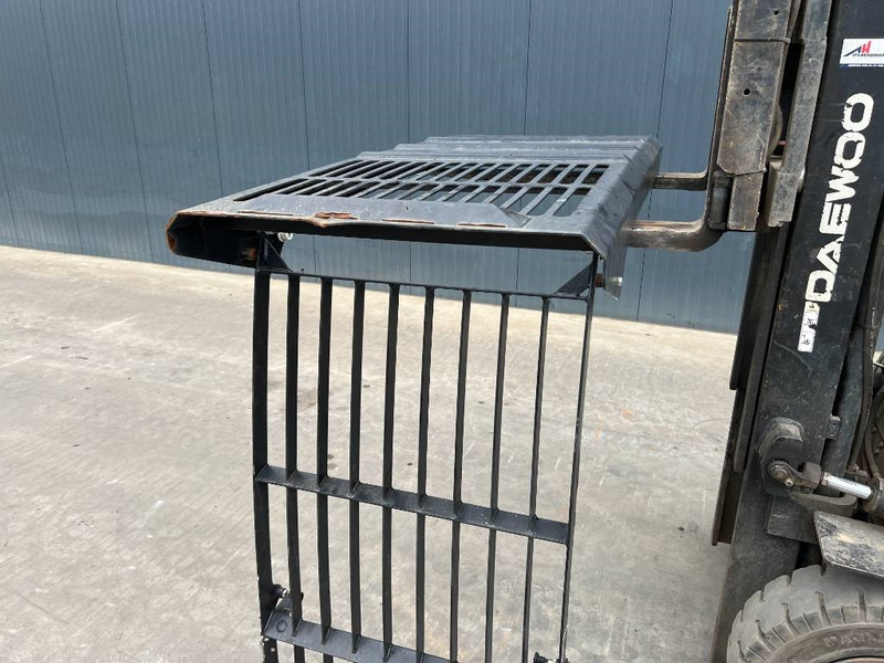 Cat M313D / M315D / M316D / M318D / M322D / M325D - 驾驶室和内部 适用于 建筑机械:图2 Cat M313D / M315D / M316D / M318D / M322D / M325D - 驾驶室和内部 适用于 建筑机械:图2