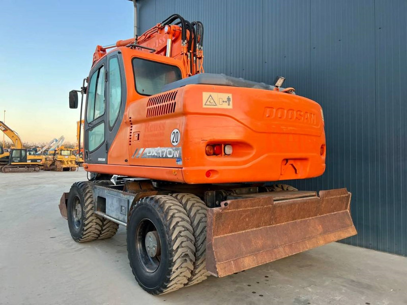 Doosan DX170W - 轮式挖掘机:图5 Doosan DX170W - 轮式挖掘机:图5