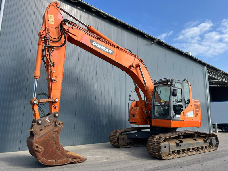Doosan DX235LCR - 履带式挖掘机:图1 Doosan DX235LCR - 履带式挖掘机:图1
