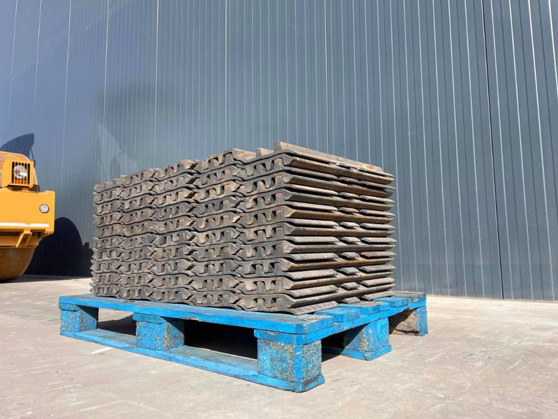 Hyundai R210 / R215 / R220 / R235 / R250 / R260 - 框架/ 底盘 适用于 建筑机械:图2 Hyundai R210 / R215 / R220 / R235 / R250 / R260 - 框架/ 底盘 适用于 建筑机械:图2