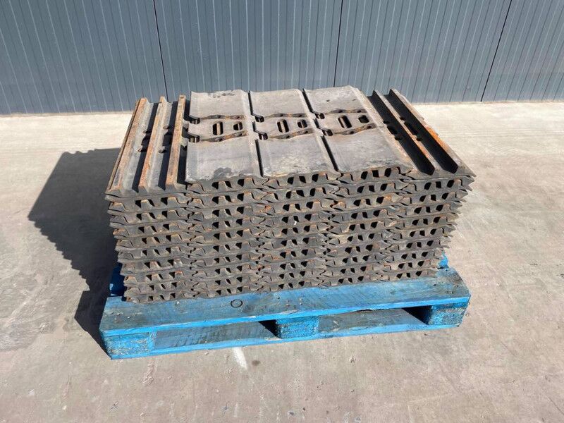 Hyundai R210 / R215 / R220 / R235 / R250 / R260 - 框架/ 底盘 适用于 建筑机械:图4 Hyundai R210 / R215 / R220 / R235 / R250 / R260 - 框架/ 底盘 适用于 建筑机械:图4