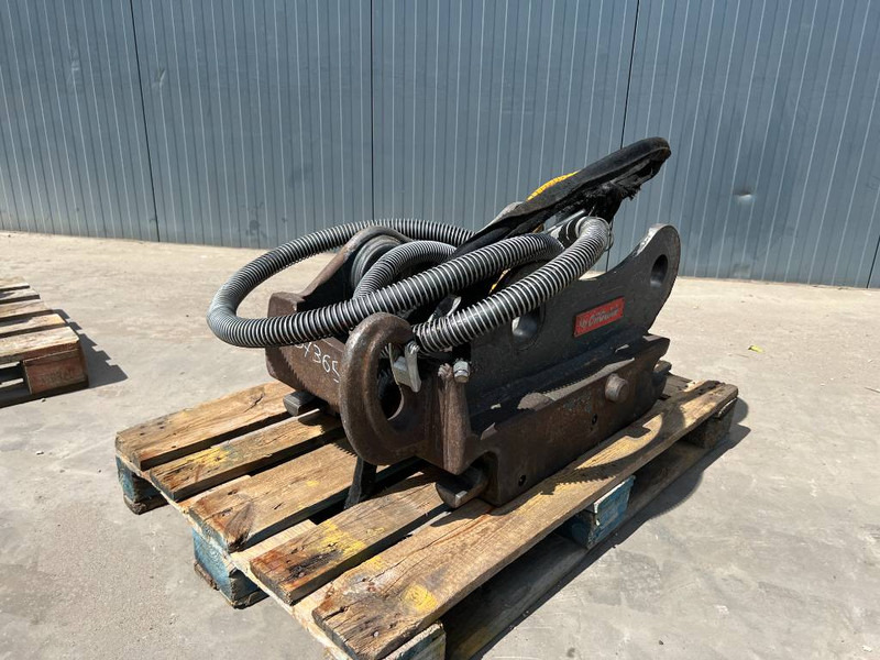 OilQuick OQ70/55 - EC210 / EC220 - 快速耦合器 适用于 建筑机械:图1 OilQuick OQ70/55 - EC210 / EC220 - 快速耦合器 适用于 建筑机械:图1