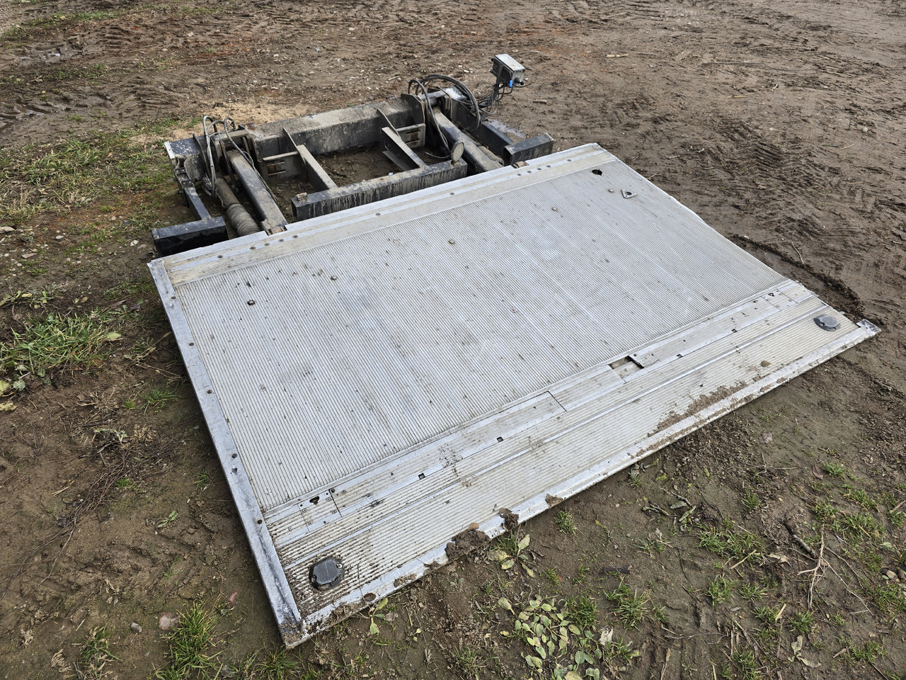 BAR Cargolift BC 1500S4 -B1A/2409--A0- - 尾吊:图2 BAR Cargolift BC 1500S4 -B1A/2409--A0- - 尾吊:图2