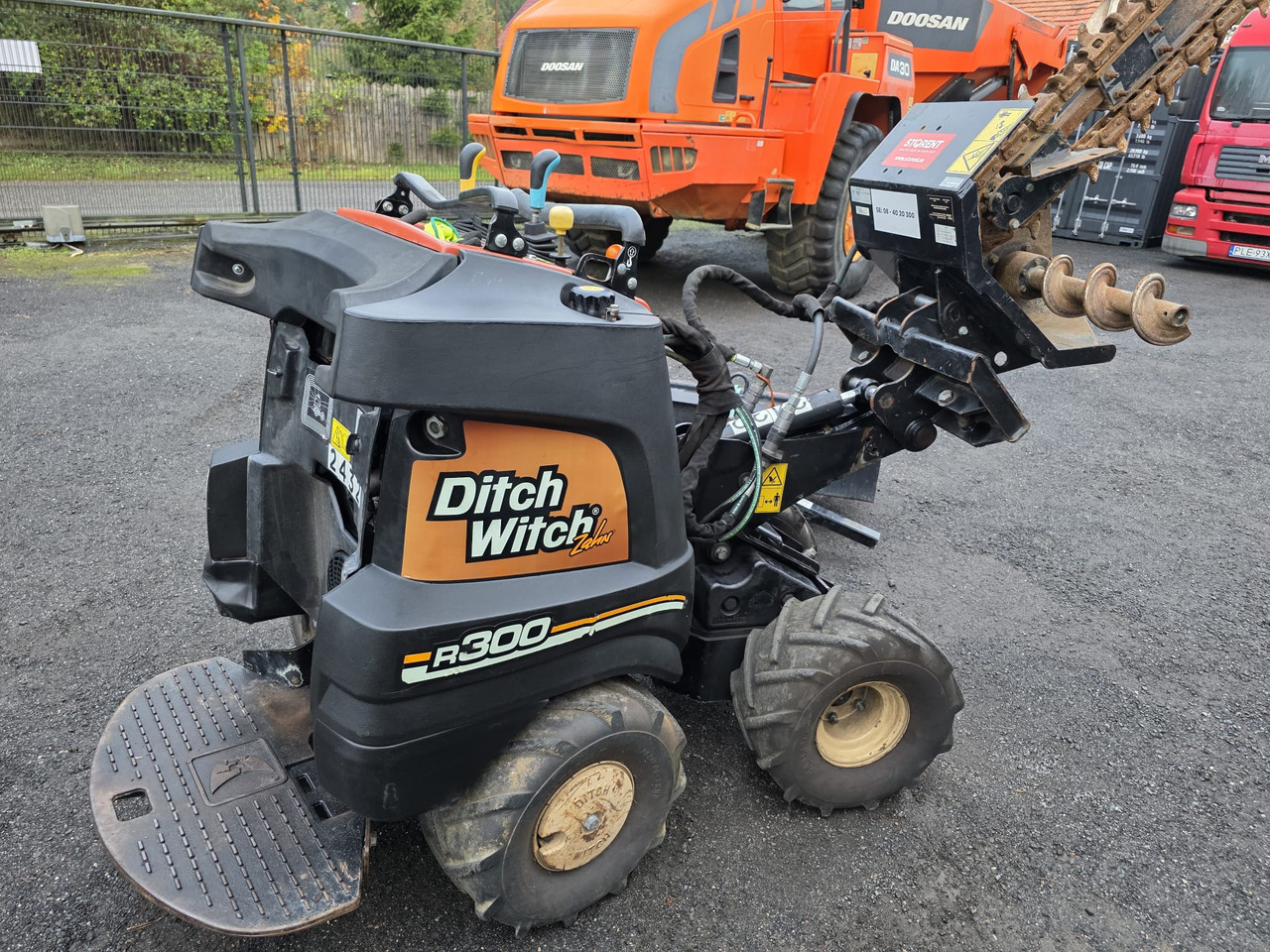 Ditch Witch R300 - 小型挖掘机:图4 Ditch Witch R300 - 小型挖掘机:图4