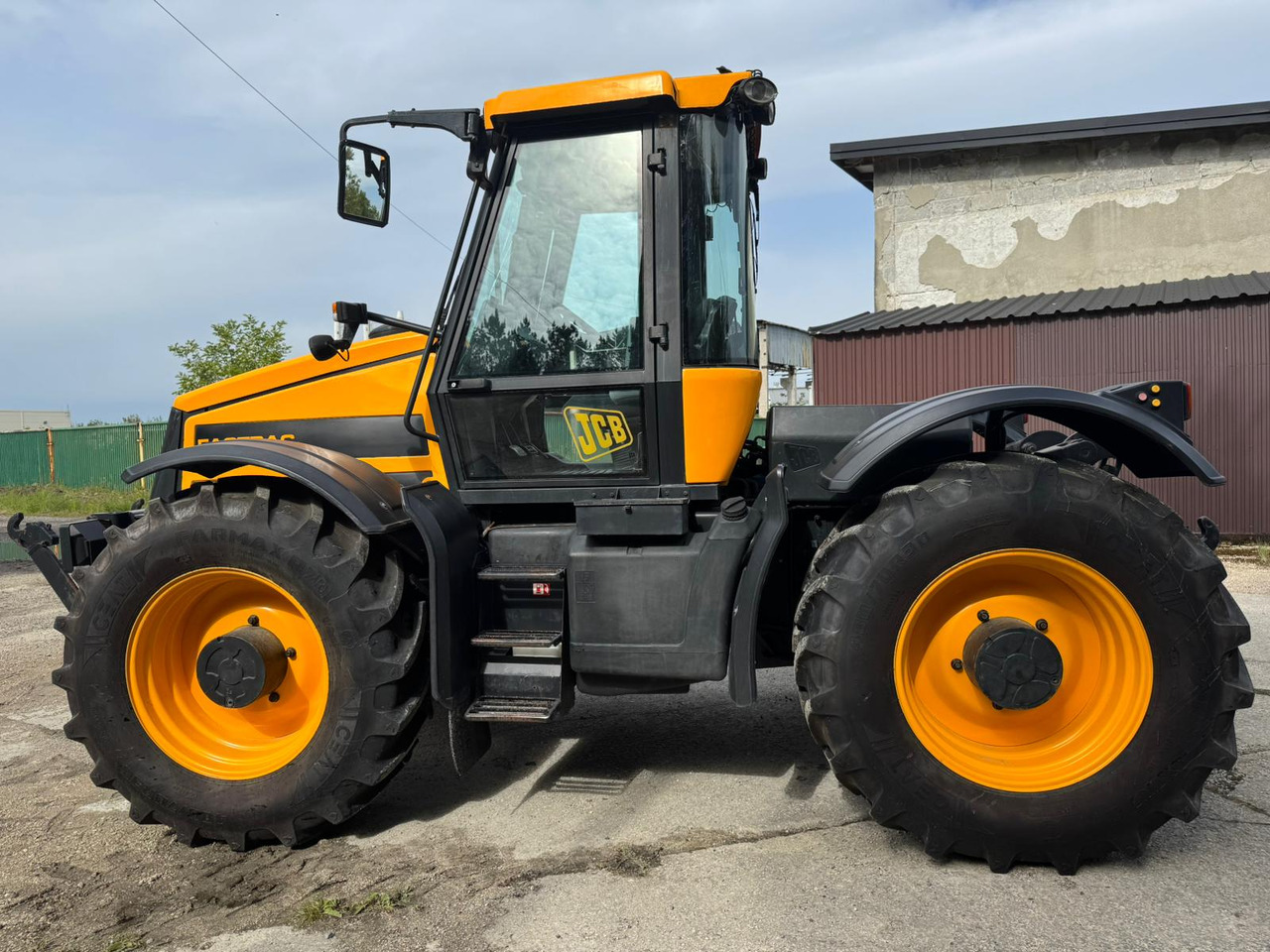 JCB FASTRAC 2140 - 拖拉机:图3 JCB FASTRAC 2140 - 拖拉机:图3