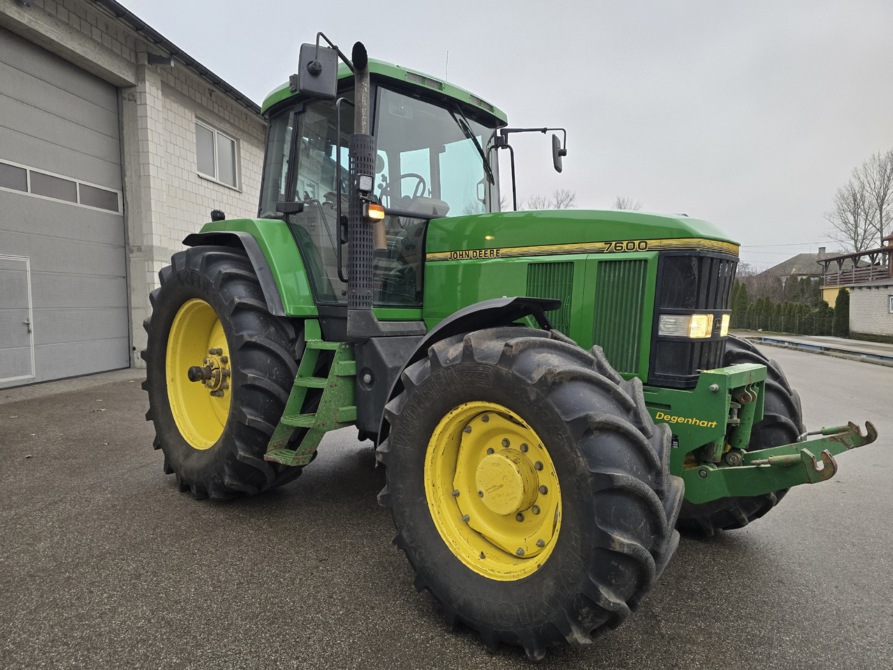 JOHN DEERE 7600 - 拖拉机:图1 JOHN DEERE 7600 - 拖拉机:图1
