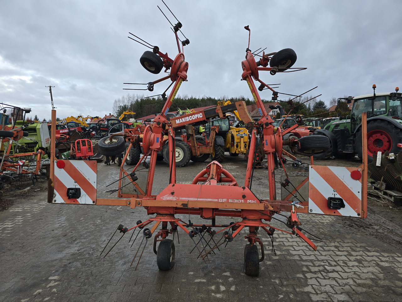 KUHN GF 6301 MH - 翻草机/ 搂草机:图5 KUHN GF 6301 MH - 翻草机/ 搂草机:图5