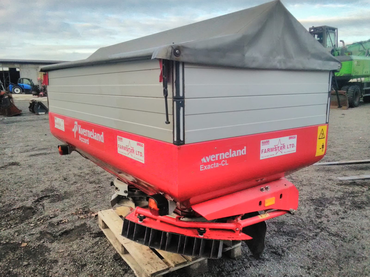 KVERNELAND EXACTA – CL - 肥料撒施机:图2 KVERNELAND EXACTA – CL - 肥料撒施机:图2