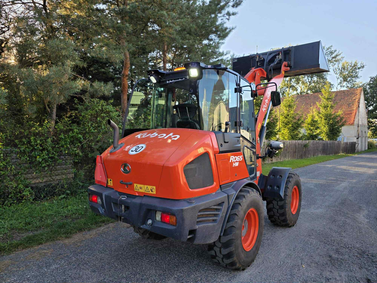 轮式装载机 Kubota R065 HW：图1