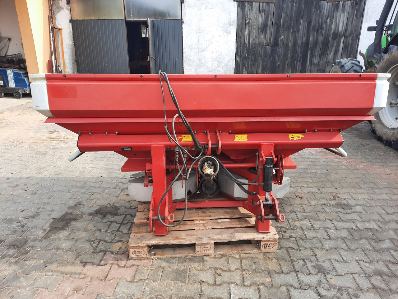 LELY CENTERLINER SX 2000 L - 肥料撒施机:图4 LELY CENTERLINER SX 2000 L - 肥料撒施机:图4